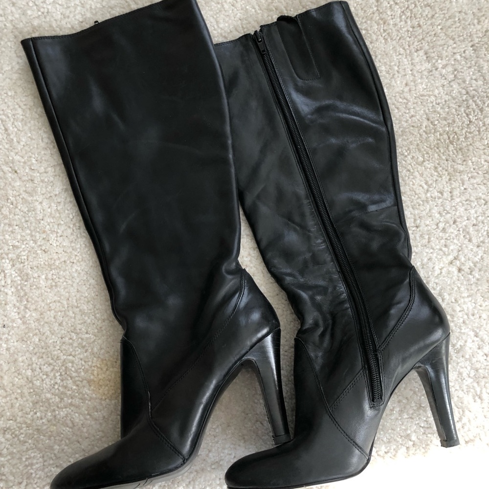 Cute black boots